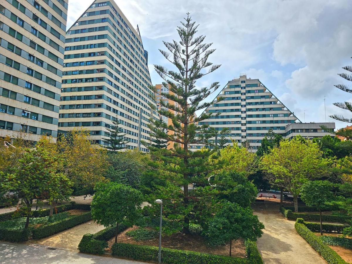 Apartamentos Las Ciencias K Валенсия Экстерьер фото